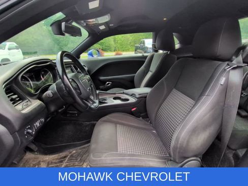 Used 2020 Dodge Challenger SXT w/ Driver Convenience Group AWD/4WD image 9