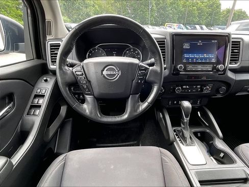 Used 2022 Nissan Frontier SV AWD/4WD image 16