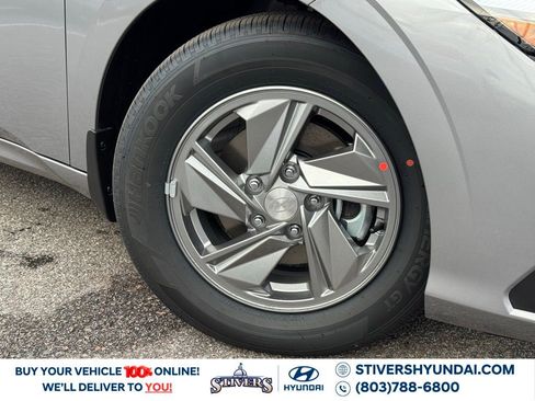 New 2026 Hyundai Elantra SE image 6