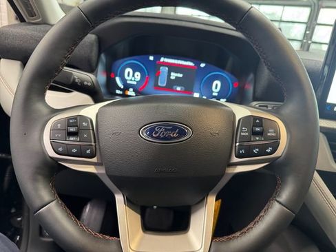 Used 2026 Ford Explorer Active w/ Active Comfort Package AWD/4WD image 19
