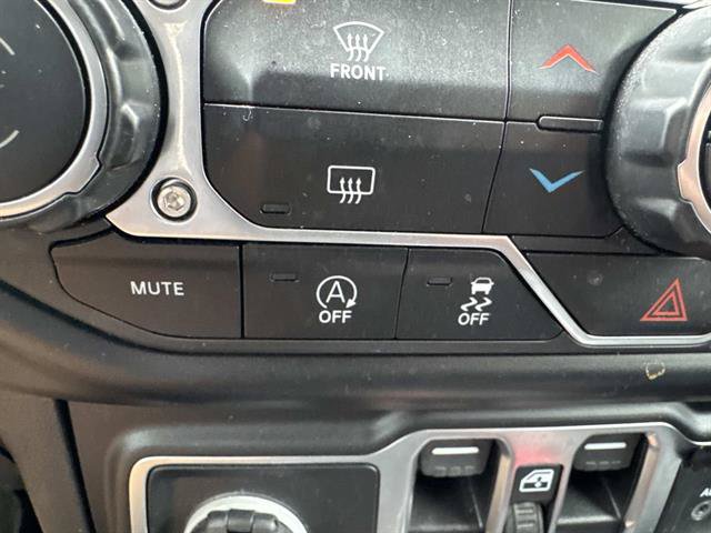 Used 2022 Jeep Wrangler Unlimited Sahara AWD/4WD image 17