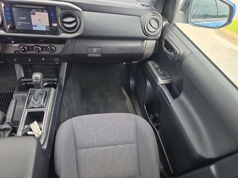 Used 2017 Toyota Tacoma TRD Sport w/ Tow Package RWD image 16