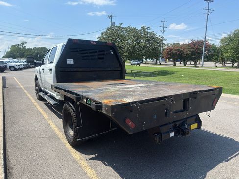 Used 2024 RAM 3500 Tradesman w/ Chrome Appearance Group AWD/4WD image 6