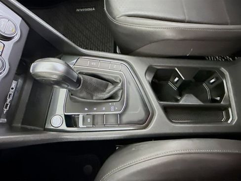 Used 2020 Volkswagen Tiguan SE R-Line FWD image 19