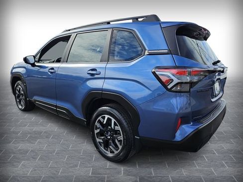 Certified 2025 Subaru Forester w/ Convenience Package #2 image 5