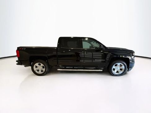 Used 2018 Chevrolet Silverado 1500 LT w/ All Star Edition AWD/4WD image 8