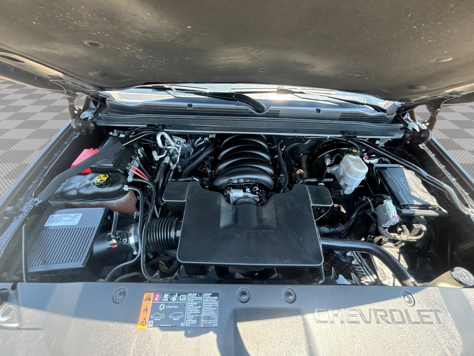 Used 2019 Chevrolet Suburban Premier w/ Premier Plus Edition AWD/4WD image 18