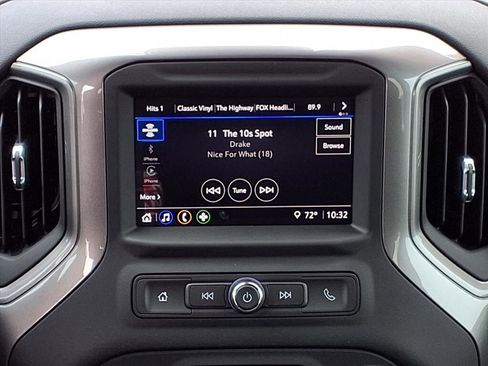 Used 2025 Chevrolet Silverado 1500 Custom image 14