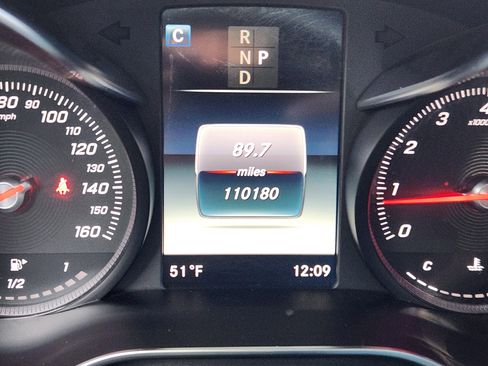 Used 2018 Mercedes-Benz GLC 300 4MATIC image 8