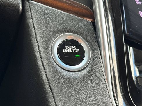 Used 2020 Cadillac Escalade Luxury w/ Escalade Sport Edition image 36