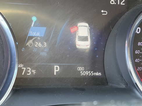 Used 2020 Toyota Camry XSE FWD image 8
