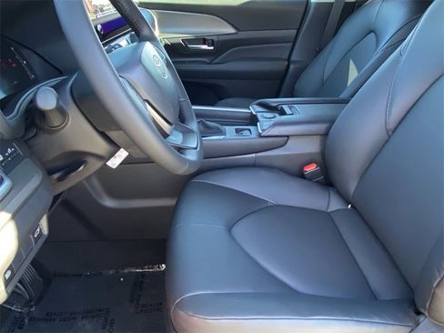 Certified 2026 Toyota Grand Highlander XLE image 22