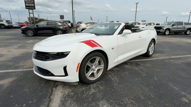 Used 2023 Chevrolet Camaro LT w/ Technology Package RWD image 4