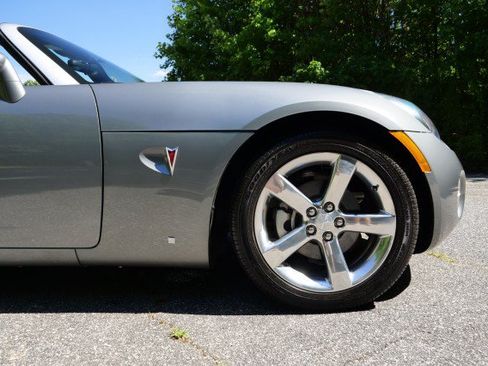 Used 2007 Pontiac Solstice Convertible w/ Premium Package RWD image 31