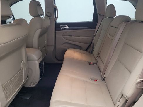 Used 2017 Jeep Grand Cherokee Laredo image 18