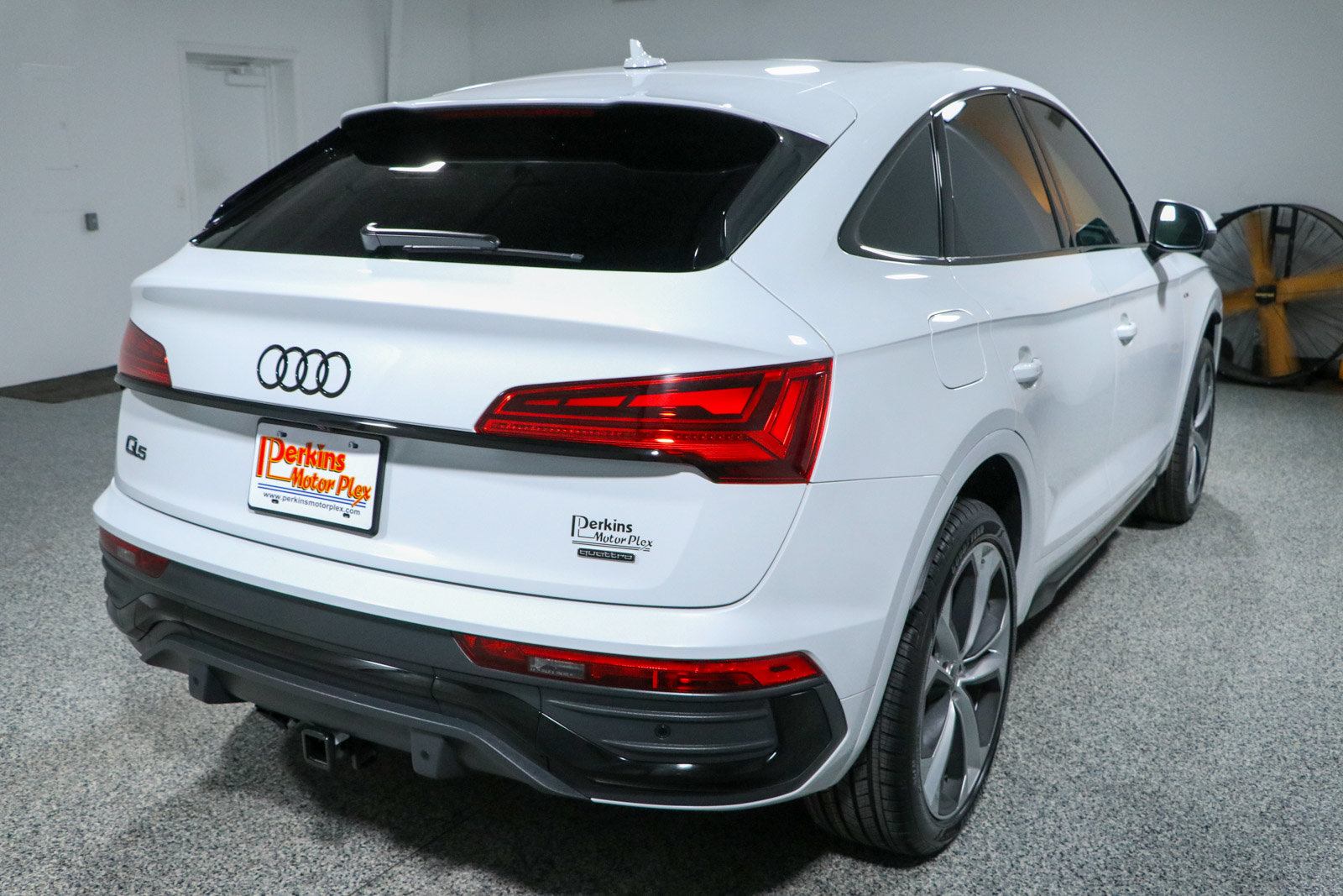 Used 2023 Audi Q5 2.0T Premium Plus w/ Premium Plus Package AWD/4WD image 7
