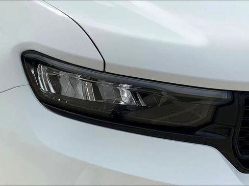 Used 2024 Jeep Grand Cherokee Altitude image 13