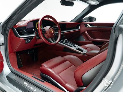 Used 2021 Porsche 911 Turbo S image 2