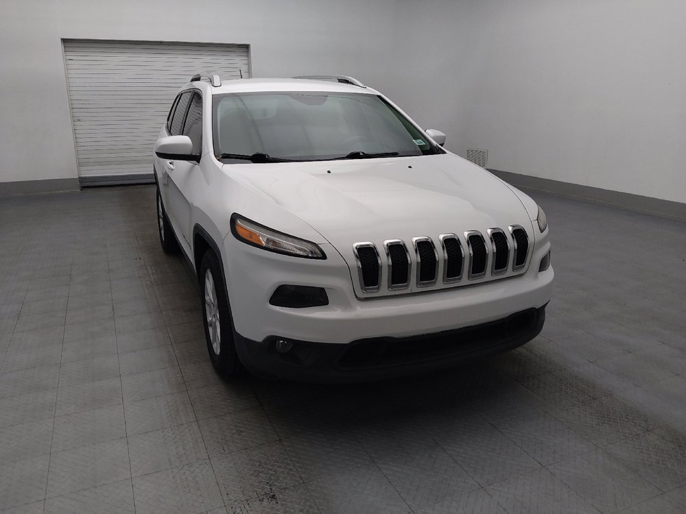 Used 2017 Jeep Cherokee Latitude FWD image 14