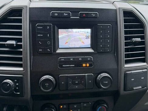 Used 2022 Ford F250 XL w/ Power Equipment Group image 38