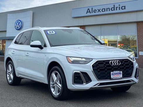 Used 2024 Audi Q5 e Premium Plus w/ Premium Plus Package image 1