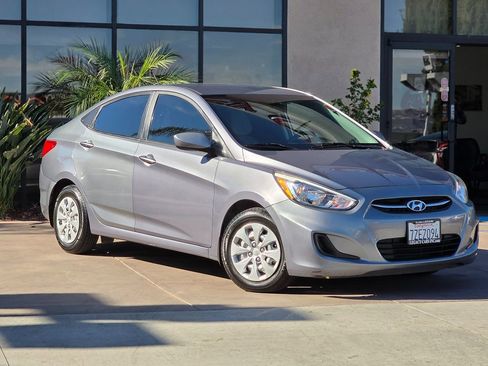 Used 2017 Hyundai Accent SE image 3