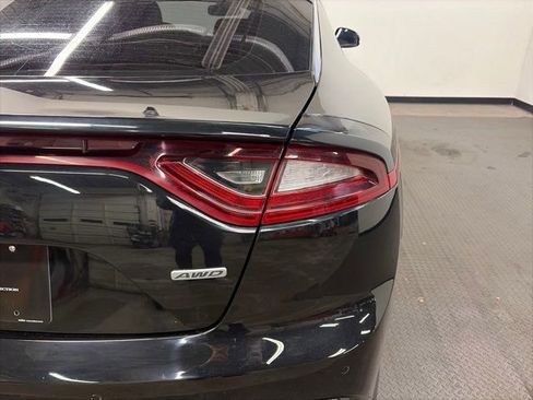 Used 2018 Kia Stinger Premium image 9