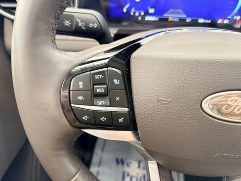 Used 2023 Ford Explorer Platinum w/ Technology Package image 25