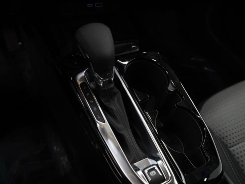 Used 2024 Chevrolet Trax LT w/ Sunroof Package image 19