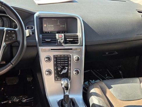 Used 2017 Volvo XC60 T6 Dynamic w/ Preferred Option Package AWD/4WD image 17