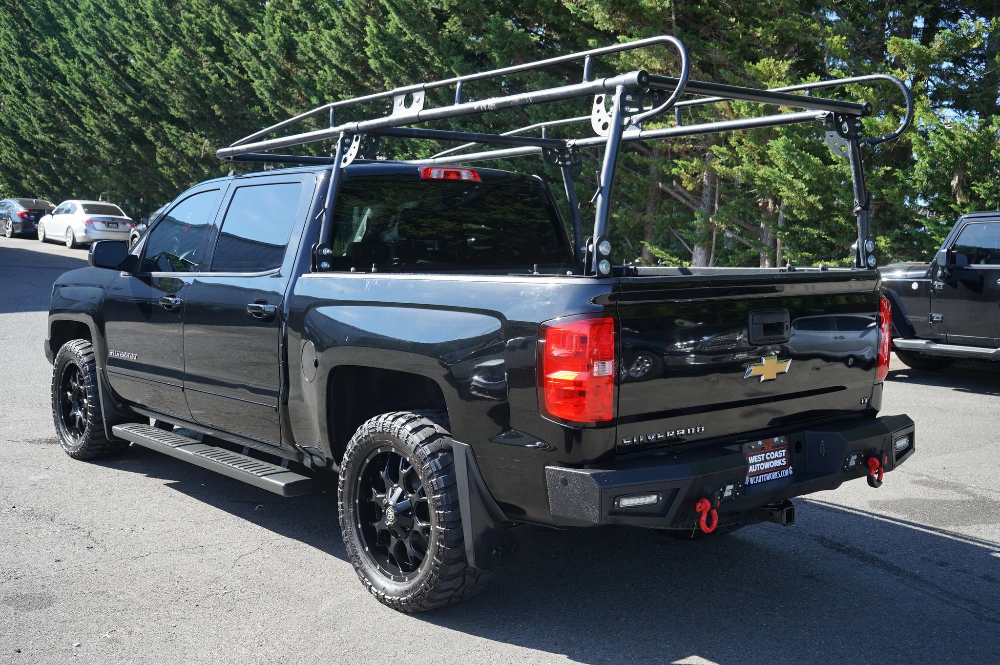 Used 2018 Chevrolet Silverado 1500 LT w/ All Star Edition AWD/4WD image 3