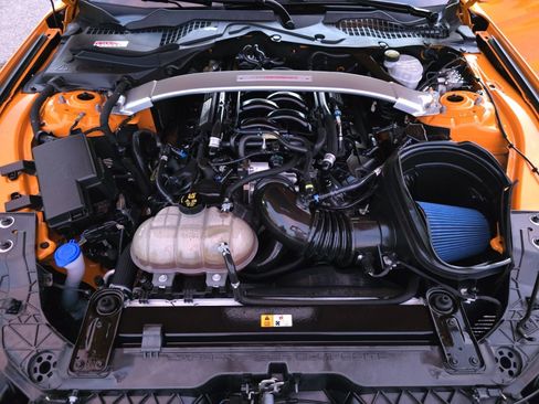 Used 2019 Ford Mustang Shelby GT350 w/ Technology Package image 48