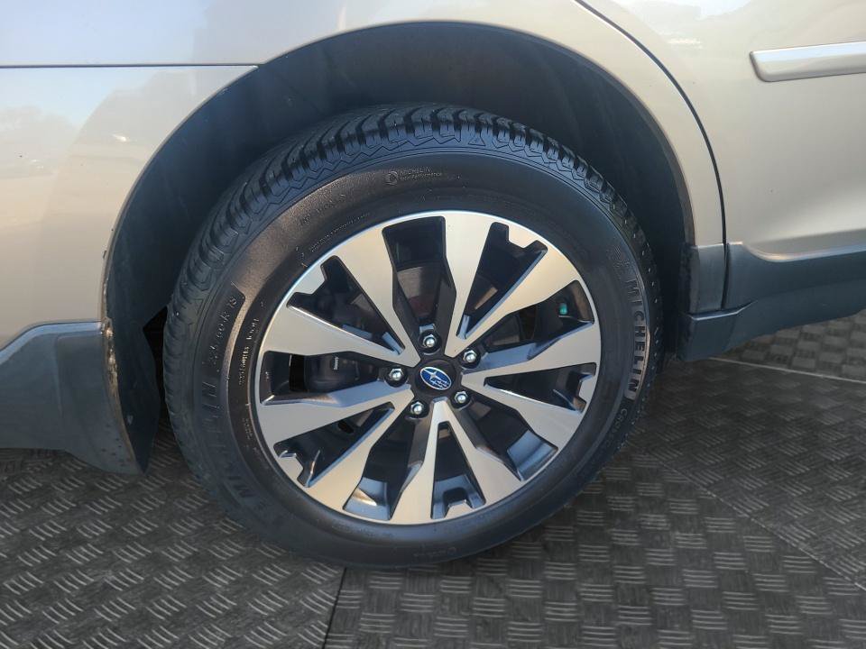 Used 2016 Subaru Outback 2.5i Limited AWD/4WD image 23