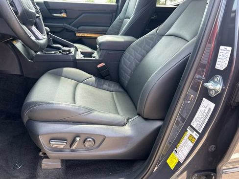 Used 2024 Toyota Tacoma TRD Off-Road w/ TRD Off Road Premium Package AWD/4WD image 15