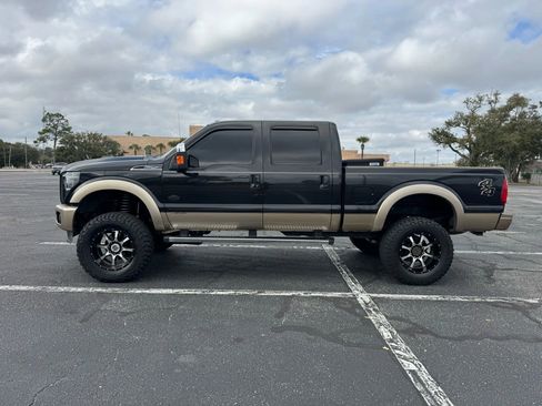 Used 2014 Ford F250 King Ranch w/ King Ranch w/Chrome Package image 9