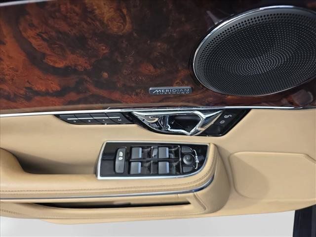Used 2016 Jaguar XJ L Portfolio AWD/4WD image 28