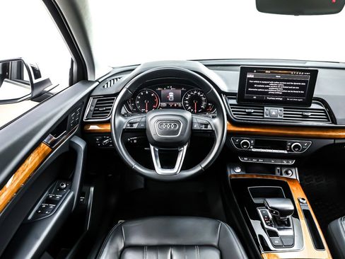 Used 2022 Audi Q5 2.0T Premium w/ Convenience Package image 5
