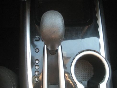 Used 2020 Nissan Pathfinder S image 18