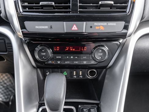 Used 2024 Mitsubishi Eclipse Cross SEL AWD/4WD image 31