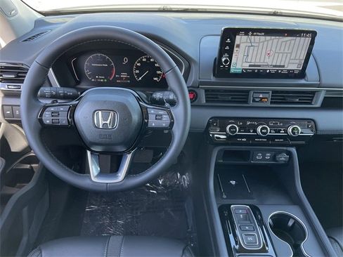New 2025 Honda Pilot Touring image 12