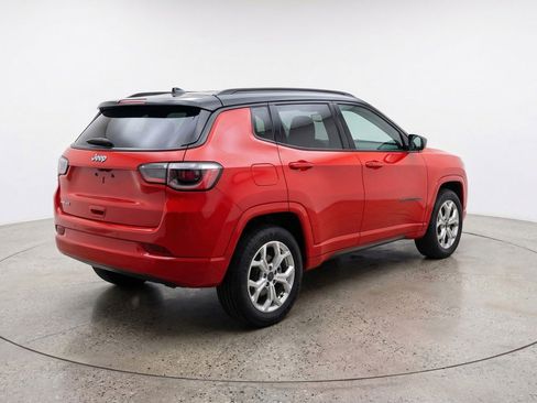 Used 2025 Jeep Compass Latitude image 7