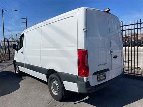 Used 2019 Freightliner Sprinter 2500 image 4