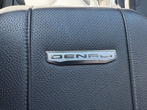 Used 2025 GMC Sierra 3500 Denali AWD/4WD image 21