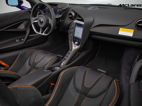 Used 2025 McLaren 750S Spider RWD image 22
