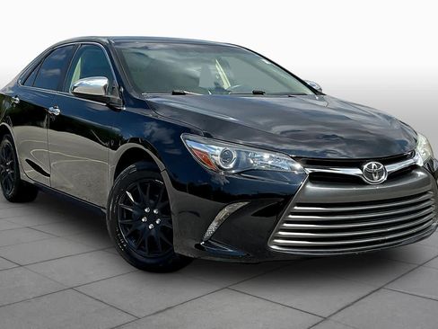 Used 2015 Toyota Camry LE FWD image 3