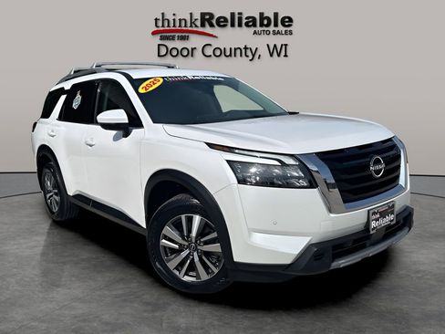 Used 2025 Nissan Pathfinder SL AWD/4WD image 7