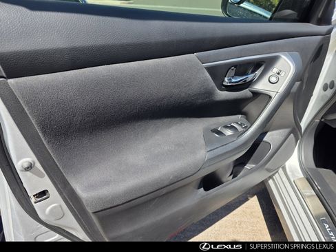 Used 2015 Nissan Altima 2.5 SV FWD image 7