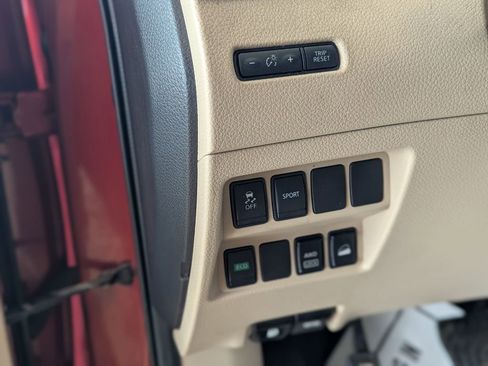 Used 2016 Nissan Rogue SV image 16