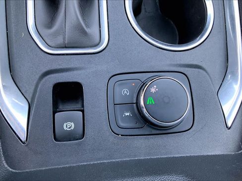 Used 2023 Chevrolet Traverse LS w/ Safety Package FWD image 29
