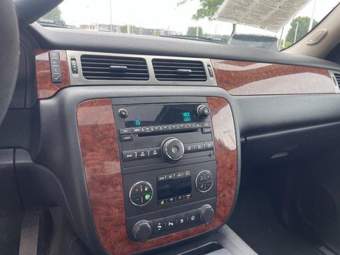 Used 2007 Chevrolet Avalanche LTZ w/ LTZ Preferred Equipment Group AWD/4WD image 13